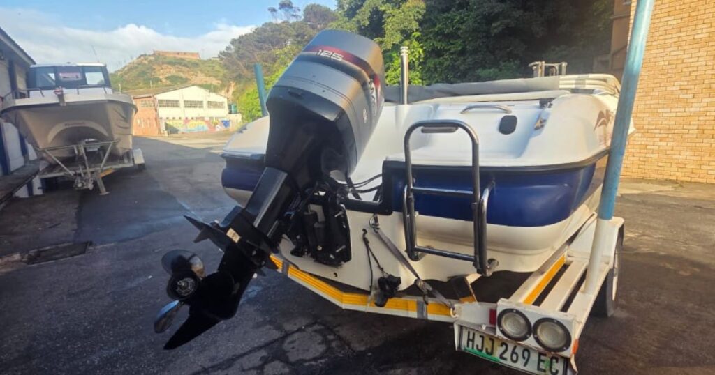 mallards breeze, mallards, breeze, bowrider, boat, for sale, used, info, contact, price, buy, purchase, port elizabeth, eastern cape, south africa